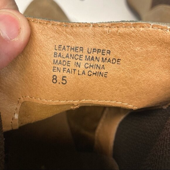 SEYCHELLES Sz 8.5 Chelsea Classic Suede Ankle Booties 1.5” Heel - Picture 10 of 11